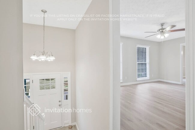 Building Photo - 2082 Cezar Dr