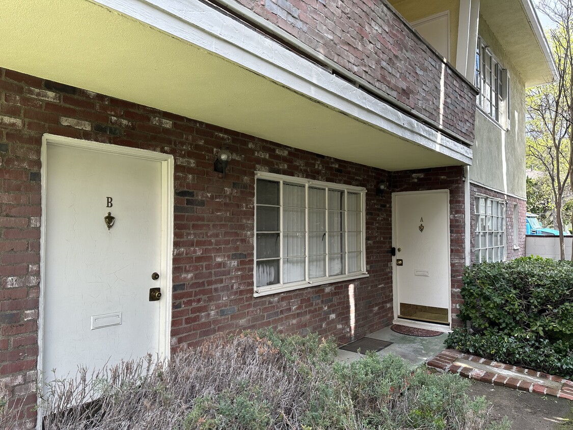 Primary Photo - 131 N Pass Ave