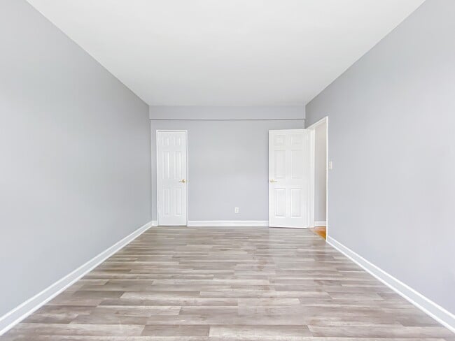 Building Photo - 758 Jersey Ave