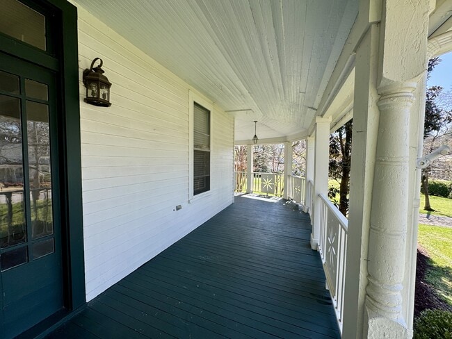 Foto del edificio - 506 Mayes Ave