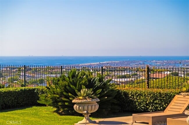 Building Photo - 1 Rim Ridge