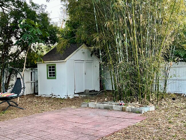 Building Photo - 5016 18th Ave S