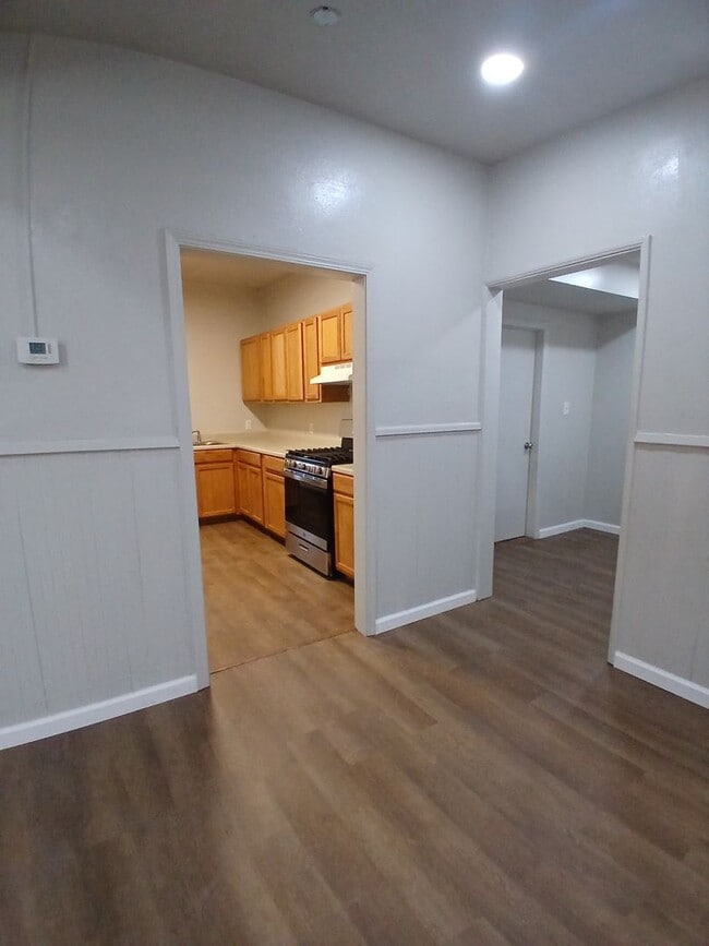 Building Photo - 3-Bedroom, 2-Bath Home for Rent in Brawley