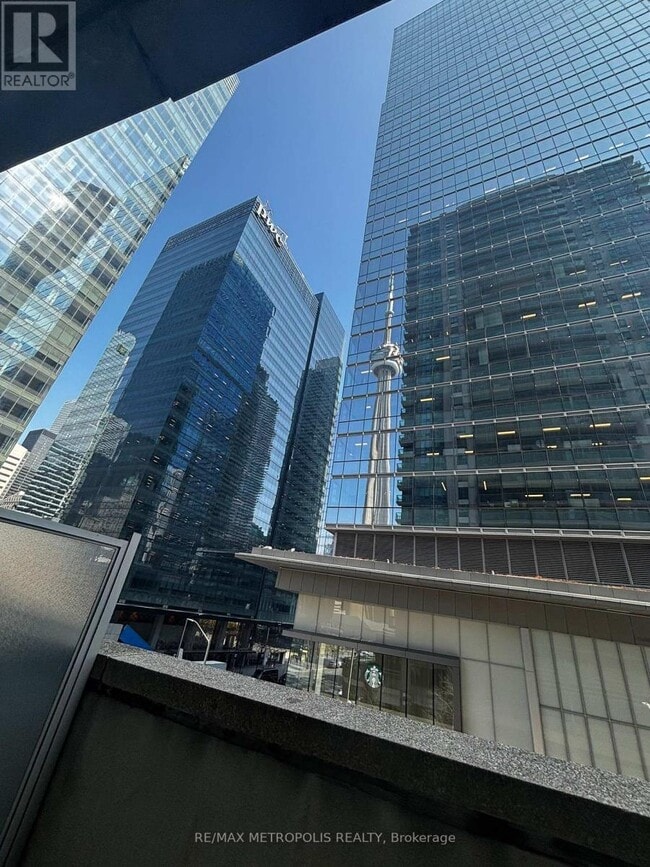 Building Photo - 30 Grand Trunk Crescent