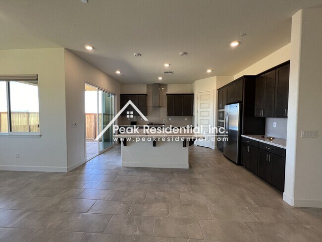 Building Photo - 4 br, 2.5 bath House - 5020 Gold Rush Dr
