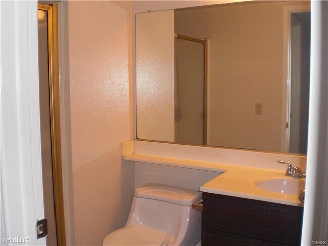 Building Photo - 3 br, 2.5 bath Condo - 86 N Allen Ave Unit 10