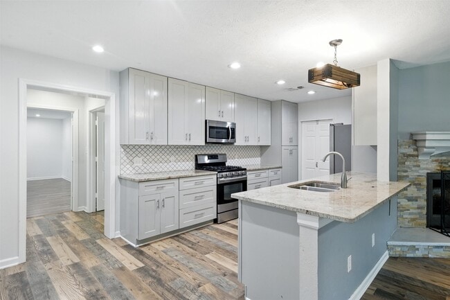 Foto del edificio - 3218 Ricewood Dr