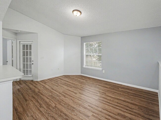 Foto del edificio - 437 Fountainhead Cir