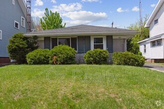 Building Photo - 4111 Parrakeet Ave