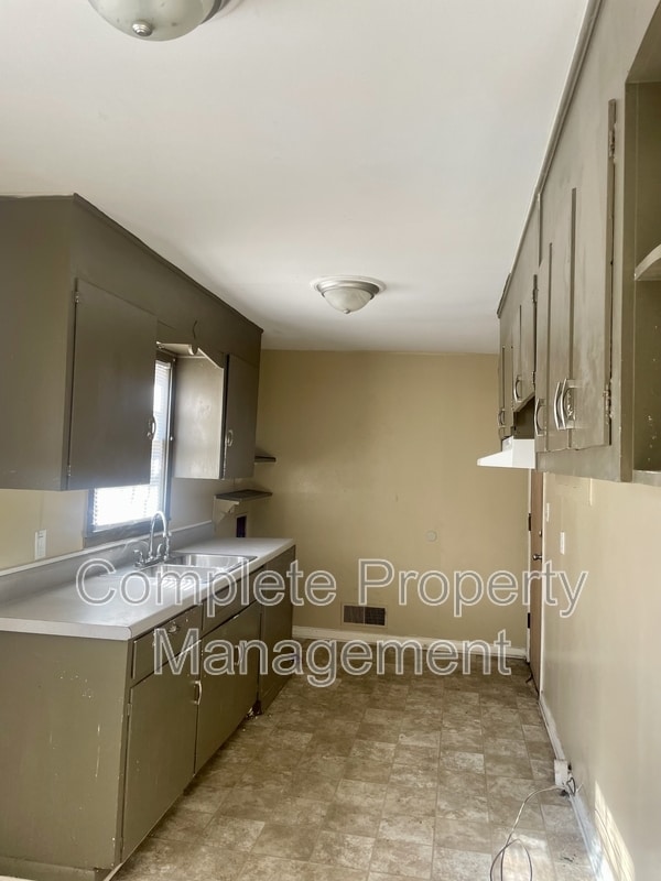 Building Photo - 5112 Court J