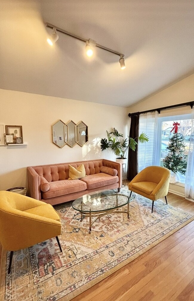 Building Photo - 42 W Taylor Rd