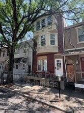 Building Photo - 934 Walnut St