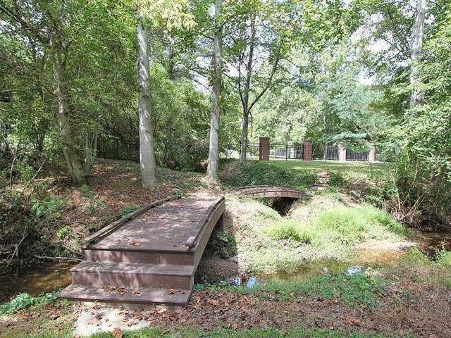 Building Photo - 4689 Dunwoody Club Dr