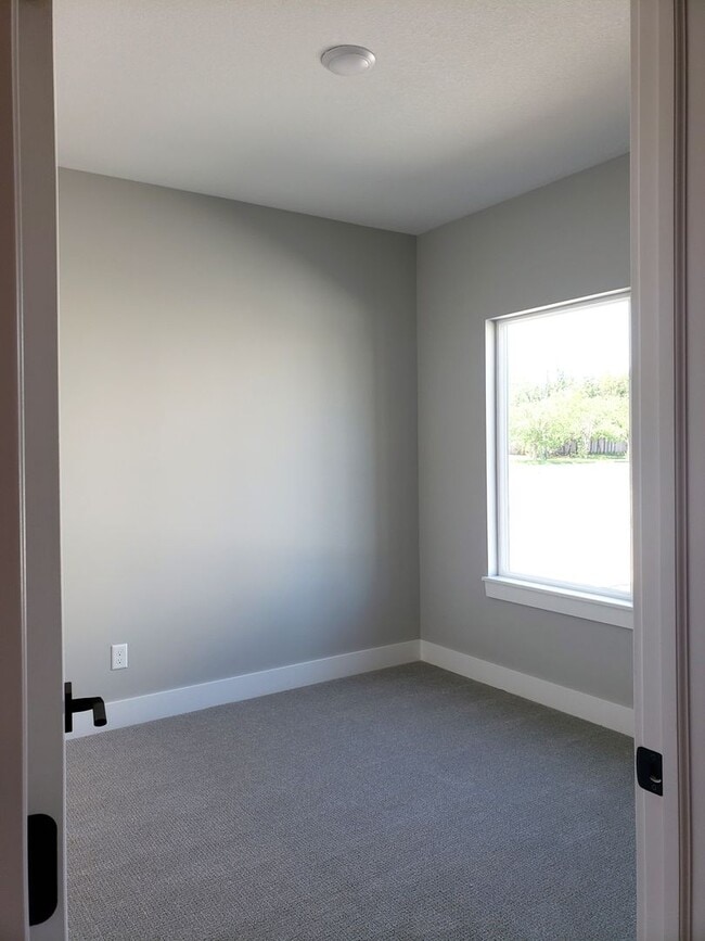 Building Photo - Beautiful brand new construction 3 bed / 2...