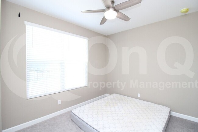 Building Photo - 8035 S 44th Gln