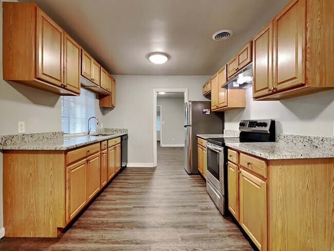 Building Photo - 5449 Weller Ave