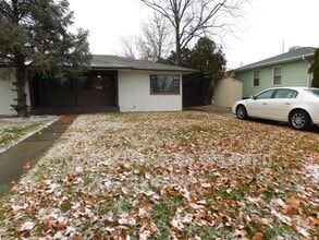 Building Photo - 742 Bunting Ave