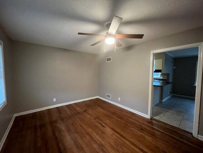 Foto del edificio - Renovated 3 Bedroom 1 Bath Home for Rent!