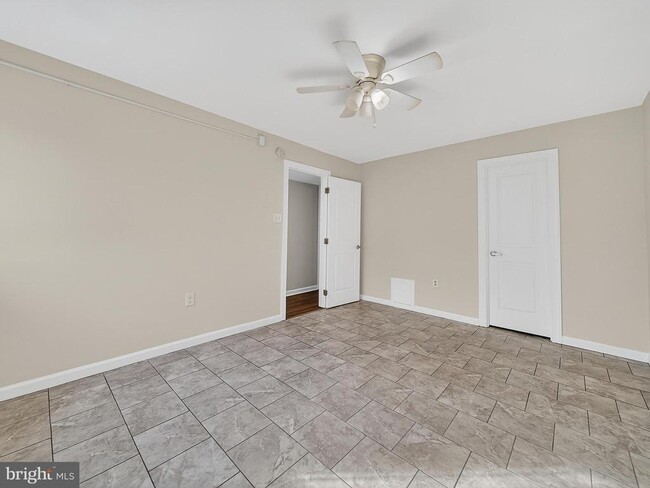 Building Photo - 3111 Naylor Rd SE