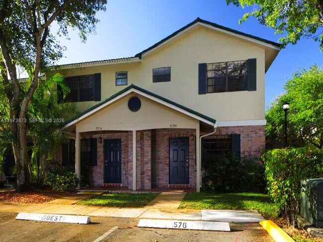 Foto del edificio - 576 Westree Ln