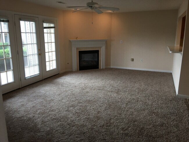 Living room - 5628 Harbourwatch Way