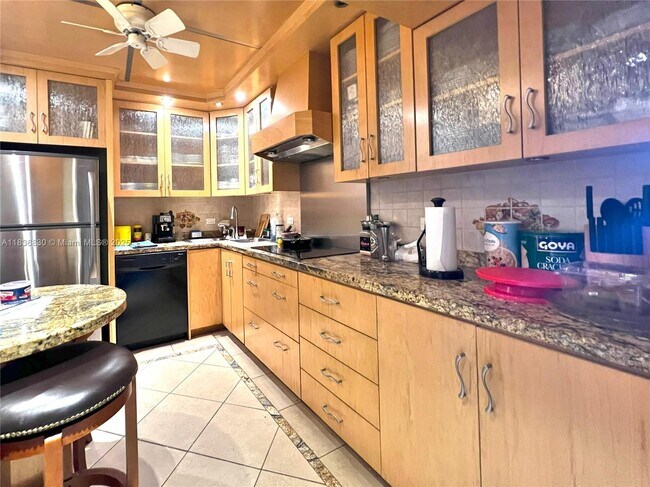 Foto del edificio - 2500 Parkview Dr