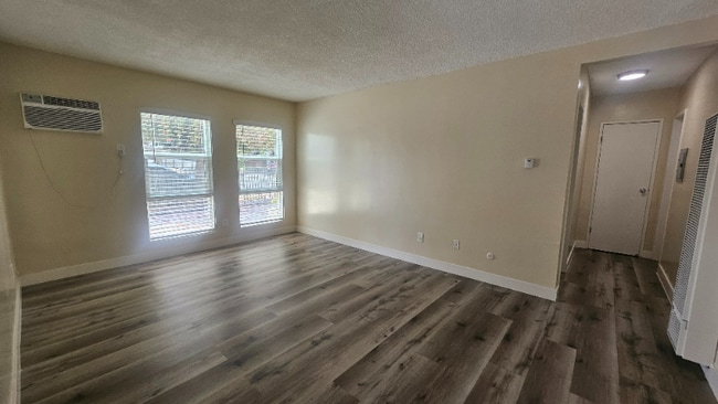 Photo - 815 N Benton Way (Los Angeles, CA) Apartment