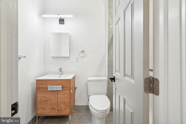 Foto del edificio - 2039 N Front St