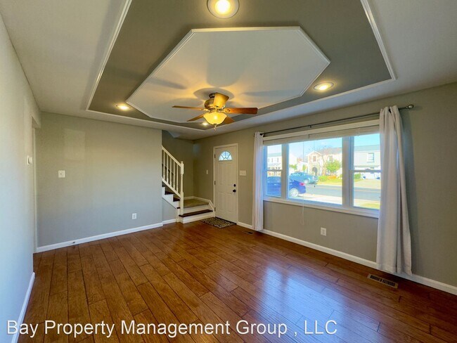 Building Photo - 3 br, 2.5 bath House - 624 Shore Drive