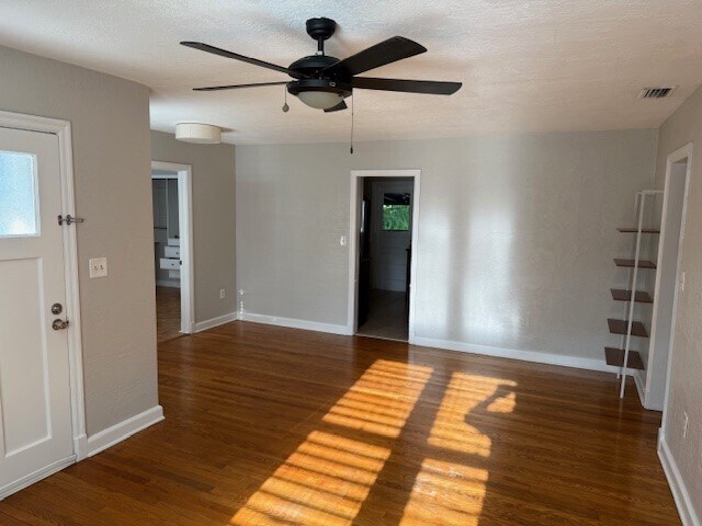 Foto del edificio - 1411 Asher Ln
