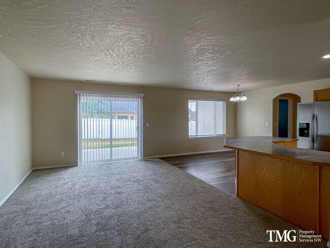 Foto del edificio - 3BD Ranch in Desirable Pasco Neighborhood