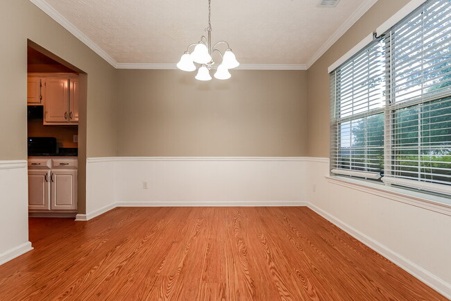 Building Photo - 394 Summer Hill Cir