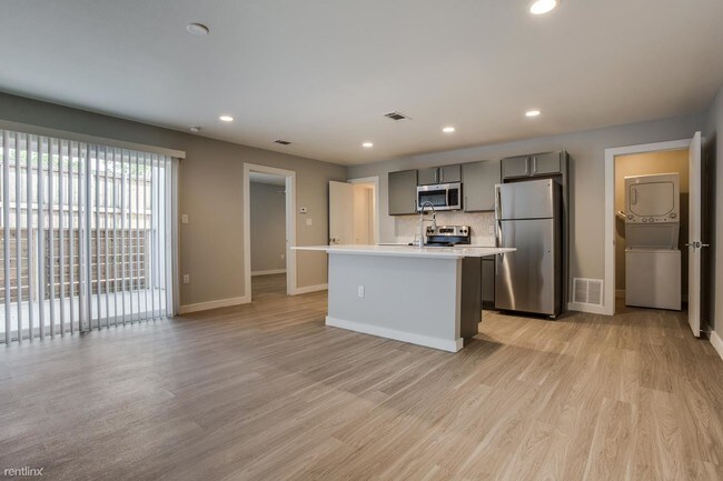 Foto del edificio - 5311 Lemmon Ave