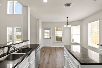 Building Photo - 18106 Castle Rain Dr