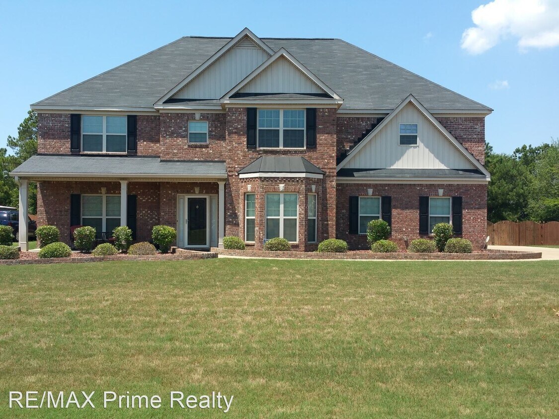 Primary Photo - 5 br, 3.5 bath House - 39 Registry Way