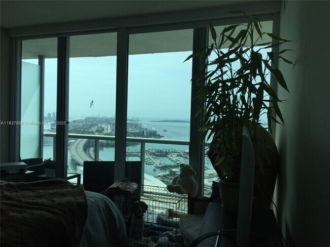 Foto del edificio - 888 Biscayne Blvd