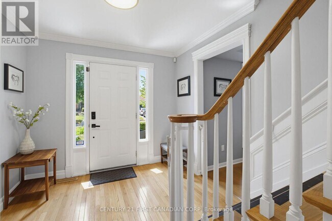 Building Photo - 8 Meridene Crescent E