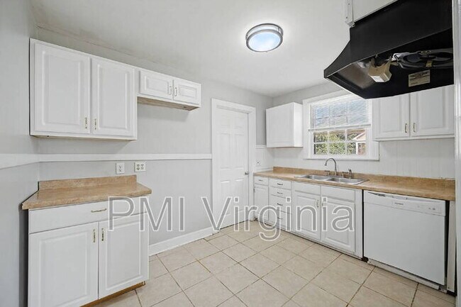 Foto del edificio - 3841 Chatham Cir