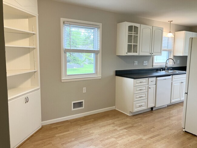 Foto del edificio - 1610 S 167th St