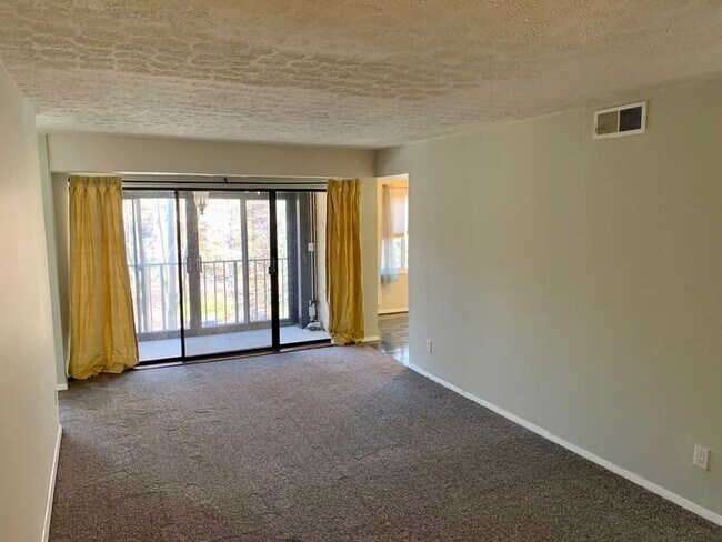 Building Photo - 1503 Regency Woods Rd