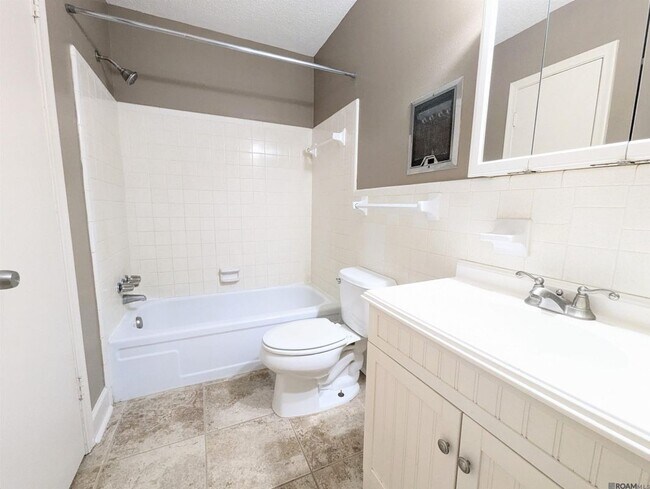 Foto del edificio - 1701 Lobdell Ave