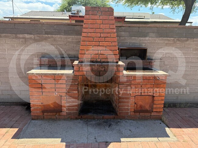 Foto del edificio - 4702 E Cooper St