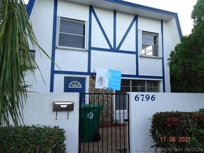 Building Photo - 6796 SW 40th St