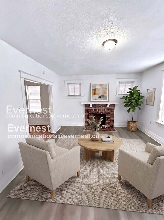 Foto del edificio - 2 Bed/1 Bath Townhome with Balcony / Pet-Friendly / Vouchers Accepted / Available Soon!