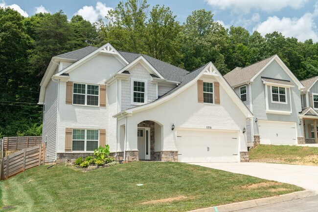 Building Photo - West Knoxville 37932 - 4 bedroom, 2.5 Bath home - Contact Sharon Arnwine (865) 313-7215