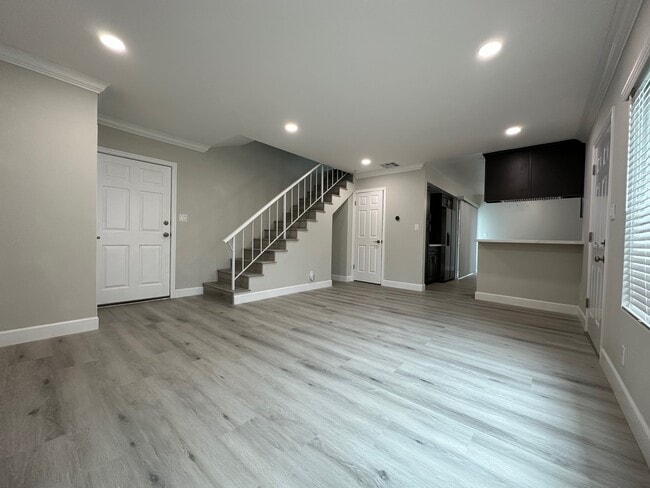Unit 1 - 260 Linda Rosa Ave
