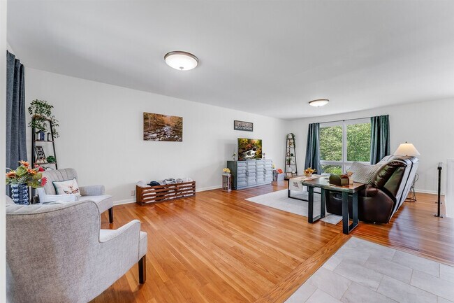 Foto del edificio - 521 Woodhaven Dr