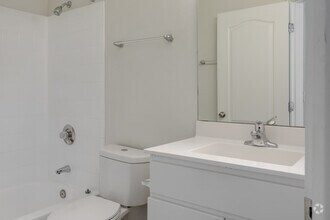 2BR, 2BA - 793 SF - Haven at Midtown