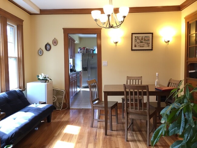 Building Photo - 74 Moraine St