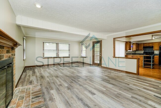 Building Photo - REDUCED! - Now offering $500 off first ful...